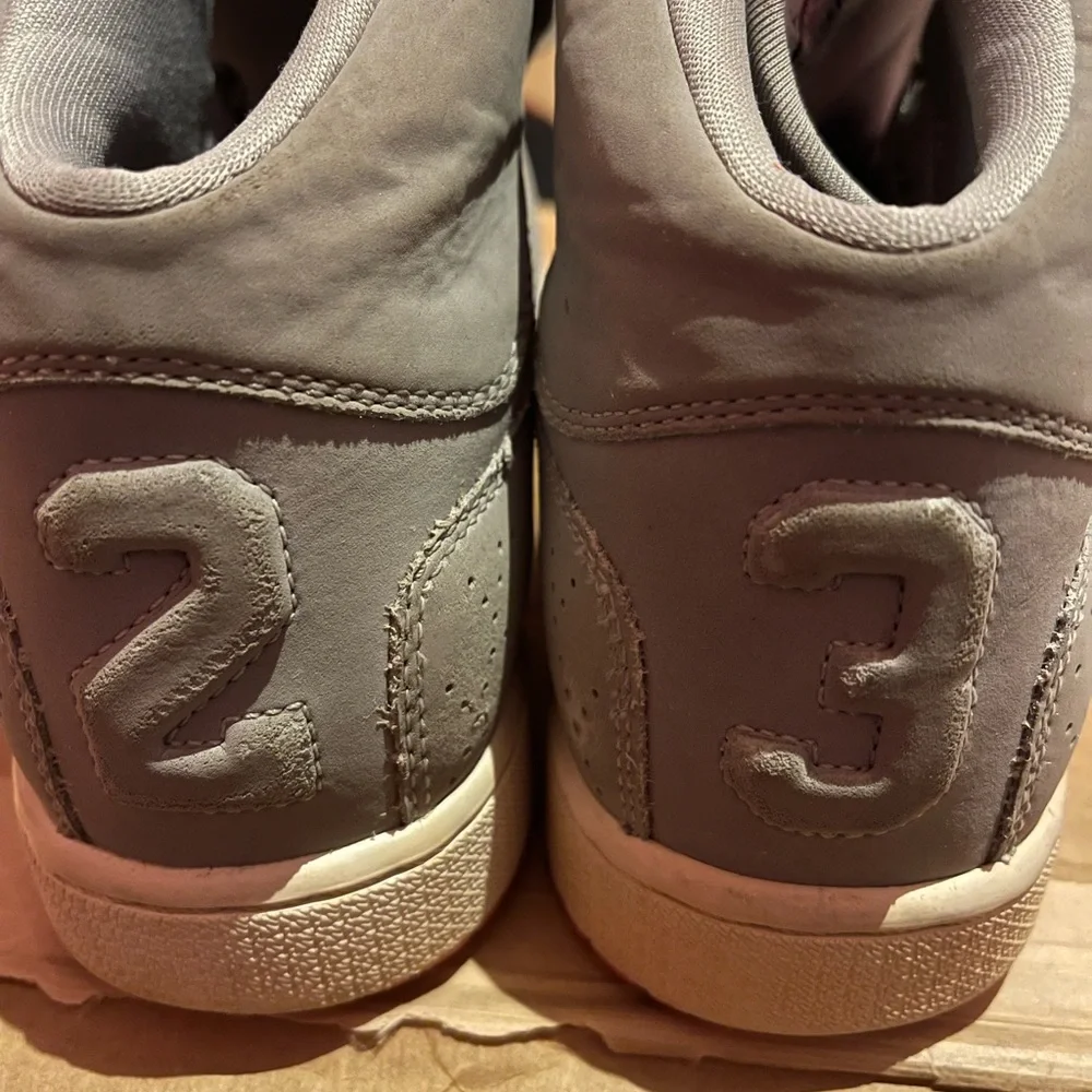 💥SOLD💥Kids Jordans size 4.5y(no laces and no box) - Picture 2 of 3